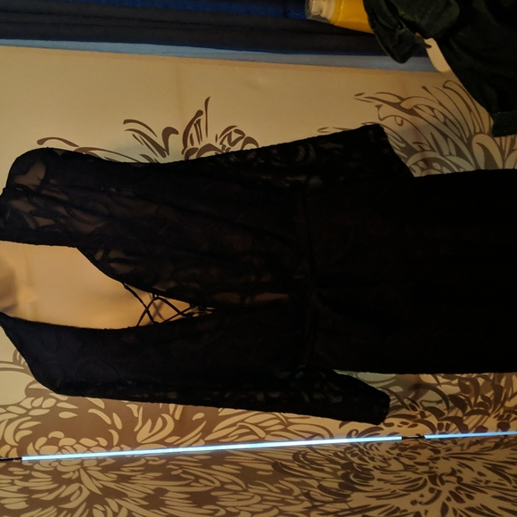 Intimates - Picture 4 of 6